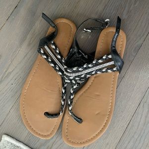 Black & white sandal size 8